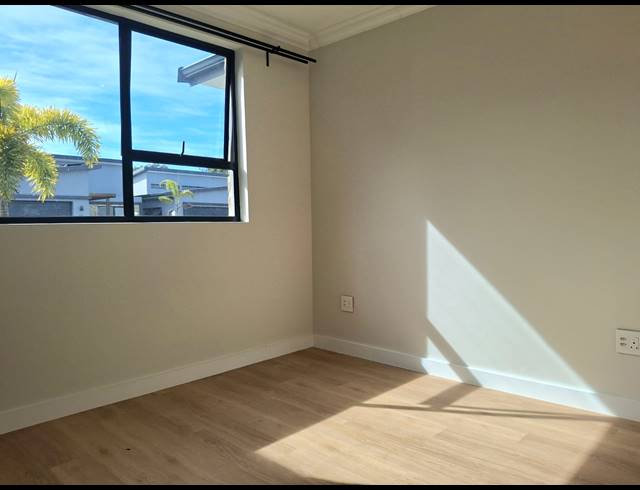 2 BEDROOM TOWNHOUSE FOR SALE IN SALT ROCK
